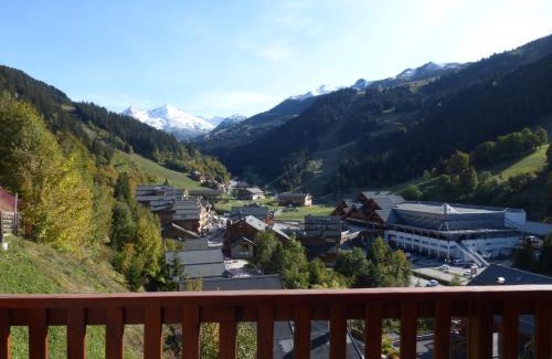 Meribel Centre Apartment | Appartement au cœur de Méribel, 4 pers., balcon sud, proche pistes et commerces - FR-1-411-693