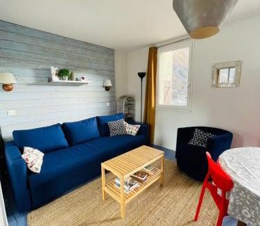 Bielle Apartment | Appartement avec balcon et vue sur les montagnes