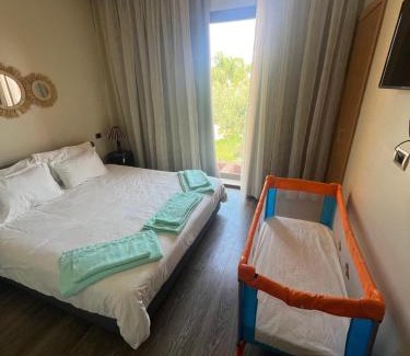Ouahat Sidi Brahim Apartment | Appartement avec Solarium Privé au Vizir Résidence Prestigieuse avec Accès au Parc