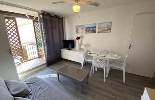 Saint-Pierre-la-Mer Apartment | Appartement bord de mer Saint Pierre la Mer