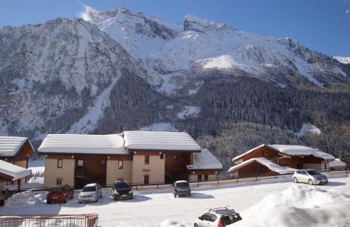 Pralognan-la-Vanoise Apartment | Appartement cosy et lumineux - 4 pers, balcon sud, départ skis aux pieds, proche centre et pistes - FR-1-464-93