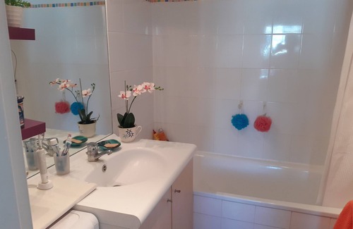 Cachan Apartment | Appartement Calme et Lumineux Situé au 4eme Étage Avec Ascenseur et Parking