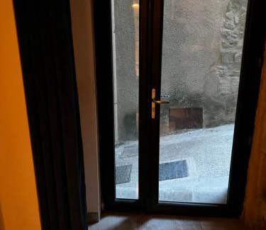 Caromb Apartment | APPARTEMENT CAROMB proche Mont VENTOUX avec clim