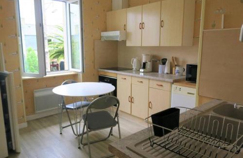 Trebeurden Apartment | Appartement central à Trébeurden, 500m plage, proche commerces, 2 chambres, 3 salles d'eau - FR-1-368-308
