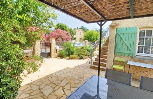 Vias Apartment | Appartement charmant à Vias + jardin
