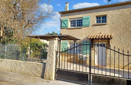 Vias Apartment | Appartement charmant à Vias + jardin