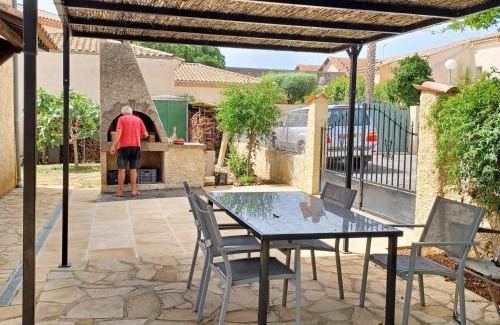 Vias Apartment | Appartement charmant à Vias + jardin