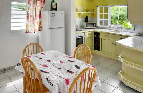 Damencourt Apartment | Appartement convivial au Moule avec jardin clôturé