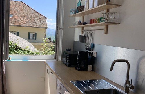 Collonges Apartment | Appartement Cosy Avec Petit Jardin et Parking