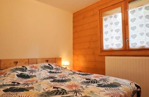 Samoens Apartment | Appartement cosy avec terrasse et parking privé, centre village à 2 pas et arrêt ski-bus proche - FR-1-624-114