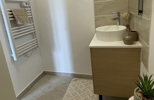 Orly Condo | Appartement Cosy et Lumineux, Proche Aéroport Orly