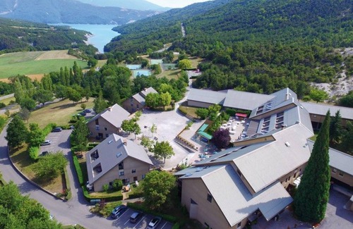 Chorges Condo | Appartement dans les Montagnes | Piscine + Sauna