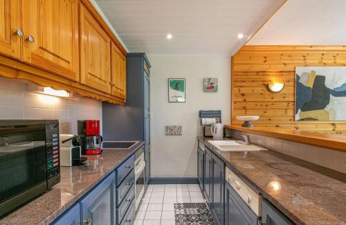 Val-d'Isere Apartment | Appartement de standing 75m² avec Wifi, cheminée, balcon et garage - Val d’Isère (Le Praz) - FR-1-694-359