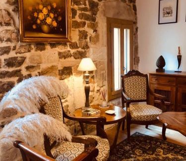 Aigues-Mortes Medieval City Apartment | Appartement des Sablons