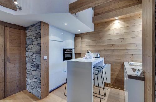 Val-d'Isere Apartment | Appartement Duplex Rénové: 3 Pièces, 40m², Parking, Proche Centre Val d'Isère - FR-1-567-96