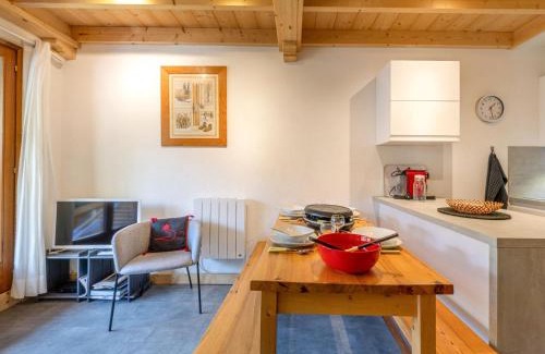 Val-d'Isere Apartment | Appartement duplex skis aux pieds, 3 pièces, 5 pers., wifi, balcon, et garage privé - FR-1-694-196