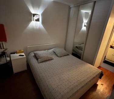 Republique–Point-du-Jour Apartment | Appartement meublé très bien situé
