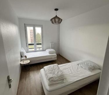 Charleville-Mezieres Apartment | Appartement spacieux 4 personnes