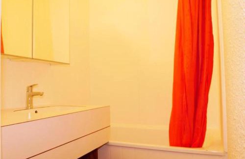 Montchavin Apartment | Appartement chaleureux près des pistes avec cheminée - FR-1-181-2839