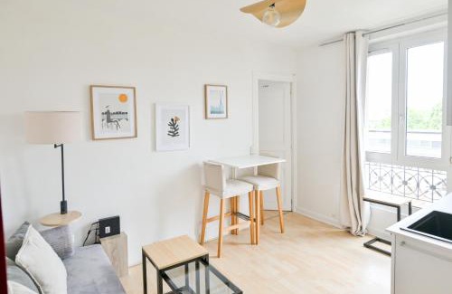 Le Pre-Saint-Gervais Apartment | Appartement Cosy and Quiet Paris Villette