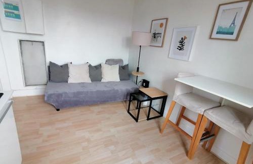 Le Pre-Saint-Gervais Apartment | Appartement Cosy and Quiet Paris Villette