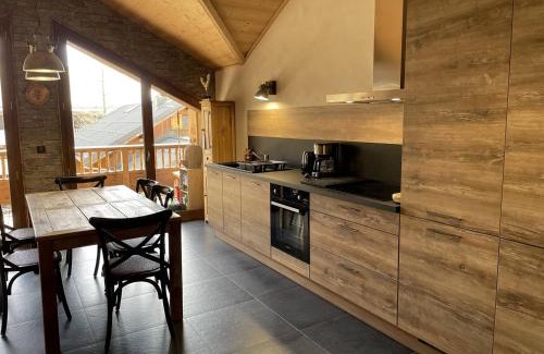 Saint-Sorlin-d'Arves Apartment | Appartement Triplex 9 couchages avec terrasse au cœur du village
