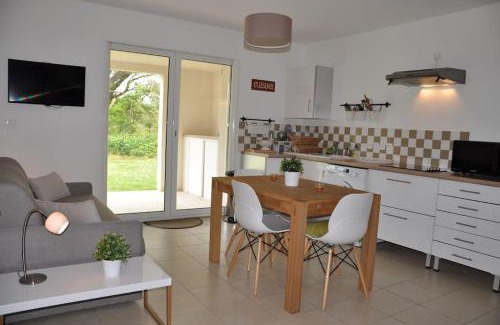 Santa-Lucia-di-Moriani Apartment | Appartement charmant en Corse avec terrasse au calme