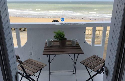 Grandcamp-Maisy Apartment | Appartement front mer proche omaha & utah beach - 1