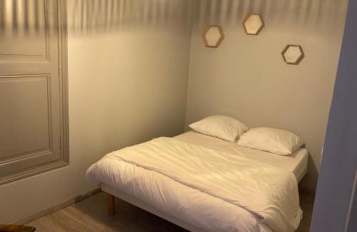 Chateau du Loir Apartment | Appartement Hôtel de la Gare 3 chambres