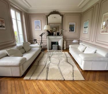Charenton-le-Pont Apartment | Appartement Haussmannien