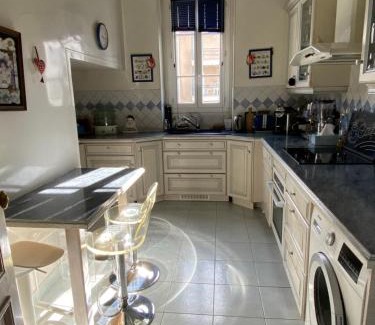 Charenton-le-Pont Apartment | Appartement Haussmannien