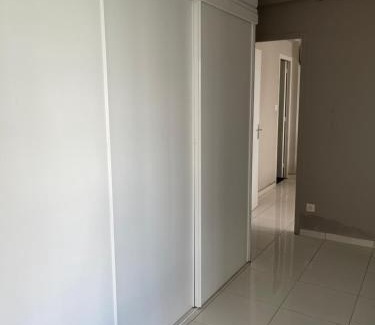 Schoelcher Apartment | Appartement Lalau avec vue sur la mer et piscine