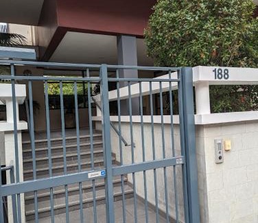 Issy-les-Moulineaux Apartment | Appartement lumineux Seine, île St-Germain, proche Porte de Versailles et la Défense