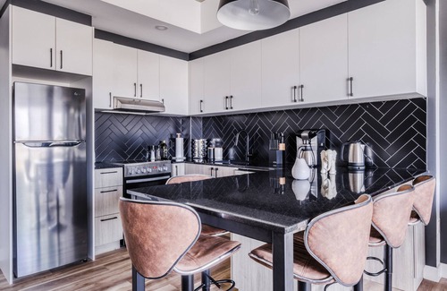 Saint-Roch Apartment | Appartement Luxe | Incredible Sunset View - Pool - Parking - Near Old Québec