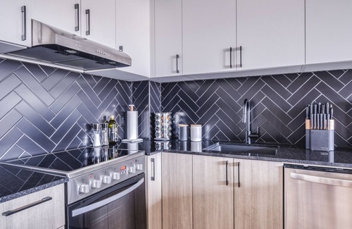 Saint-Roch Apartment | Appartement Luxe | Incredible Sunset View - Pool - Parking - Near Old Québec
