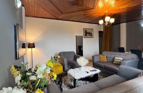 Douala Apartment | Appartement Meublé au Centre de Bonamoussadi et a 1 min du Restaurant Tchop et Yamo