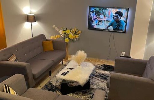 Douala Apartment | Appartement Meublé au Centre de Bonamoussadi et a 1 min du Restaurant Tchop et Yamo