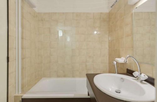 Eaux-Bonnes Apartment | Appartement mezzanine 4 personnes, cuisine équipée - FR-1-400-49