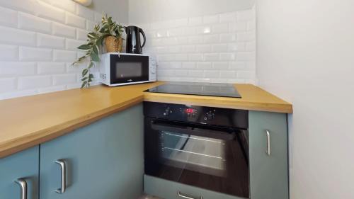 Stains Apartment | Appartement pro uniquement pas touristes ou familles