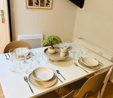 Castres Apartment | Appartement Proche Place Soult l 2 CH l Climatisé
