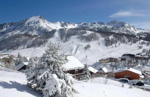 Montgenevre Apartment | Appartement rénové 2 pièces + coin montagne - 6 pers - Centre village près des pistes - 2* - FR-1-445-119