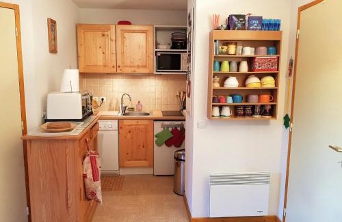 La Joue du Loup Apartment | Appartement rénové 3 pièces avec garage - La Joue du Loup - FR-1-504-158