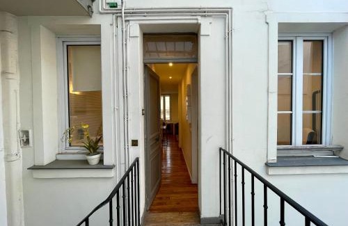 Saint-Thomas-d'Aquin Apartment | Appartement Raspail St germain Paris