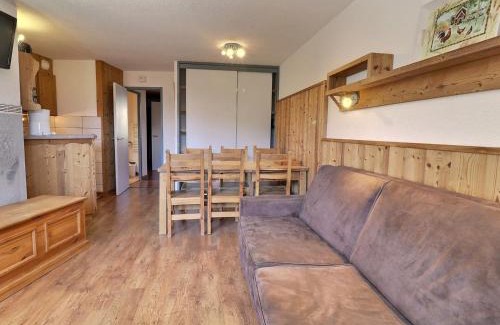 La Perriere Apartment | Appartement skis aux pieds, 6 pers, 2 pièces cabine, balcon, La Tania - FR-1-182A-7