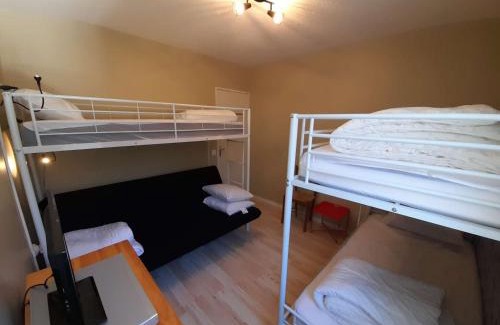Eaux-Bonnes Apartment | Appartement spacieux à Gourette, 8 pers, 2 ch, entrée station, bien équipé, casier à skis - FR-1-400-113