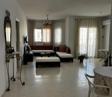 Dar Chaabane Al Fehri Apartment | Appartement spacieux - Dar Chaabane plage