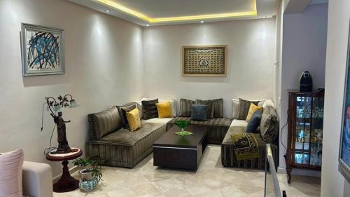 LA GIRONDE Apartment | Appartement spacieux et jovial au centre de Casablanca