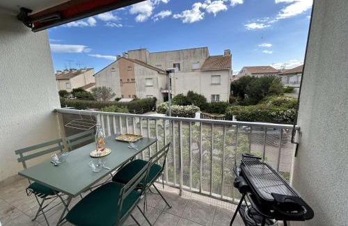 Le Grau-Du-Roi Apartment | Appartement T2 cabine climatisé avec garage et terrasse au Grau-du-Roi, 6 couchages, proche plage - FR-1-250-267