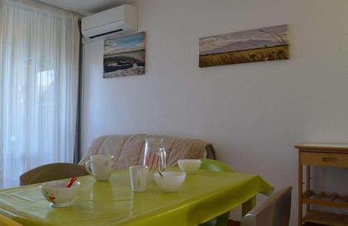 Saint-Cyprien Plage Apartment | Appartement T2 Cabine 6 pers proche plage, parking, BBQ - FR-1-225D-4