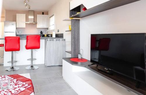 Port Rive Gauche Apartment | Appartement T3 climatisé, rénové, 3 étoiles, avec parking privé et proche du port de Gruissan - FR-1-409-164